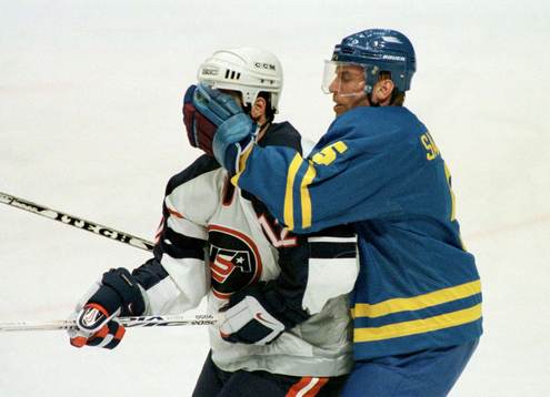 Ulf Samuelsson (Robocop) tar hand om amerikan