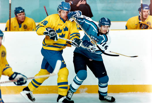 Mikael Renberg, Sverige i kamp om pucken