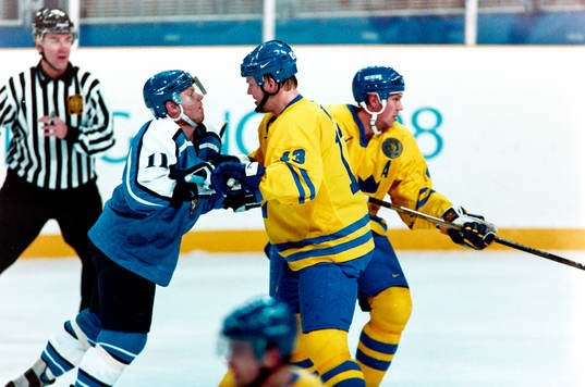 Mats Sundin, Sverige stoppar en finländare