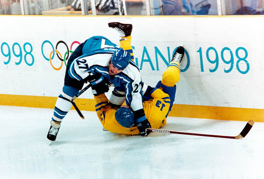 Mats Sundin, Sverige tacklas omkull