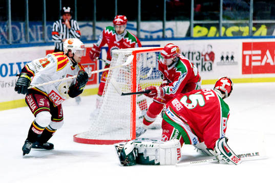 Bläddra bland fler bilder av Ishockey, Elitserien, Västra Frölunda - Brynäs, 4-3
