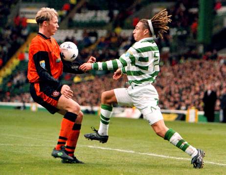 Magnus Sköldmark (Dundee U) och Henke Larsson (Henrik