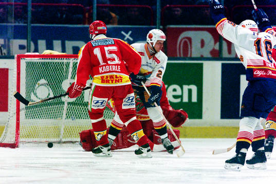 Bläddra bland fler bilder av Ishockey, Elitserien, Semifinal 3, Djurgården - Modo, 6-1