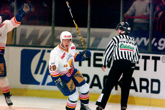 Bläddra bland fler bilder av Ishockey, SM-final 3, Djurgården - Färjestad, 5-1