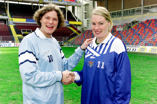 Bläddra bland fler bilder av Fotboll, Damallsvenskan, Upptaktsträff
