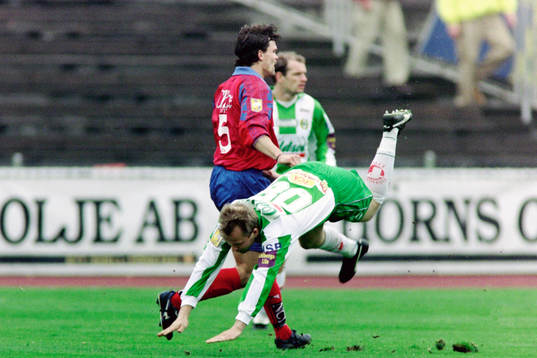 Mark Watson, Öster stoppar Kaj Eskelinen, Hammarby