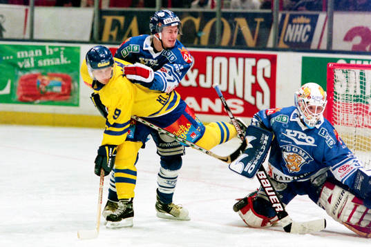 Mikael Johansson, Sverige