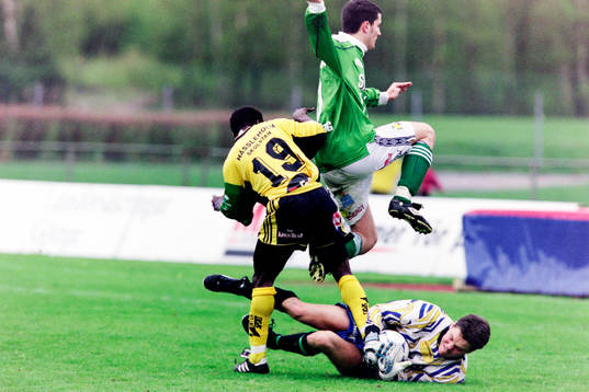 Musa Bangura, Hässleholm och Daniel Hoffman, målvakt i