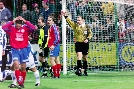 Karl-Erik Nilsson, domare i matchen