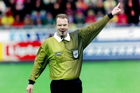 Karl-Erik Nilsson, domare i matchen