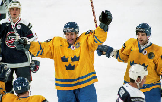 Mikael Renberg, Sverige jublar