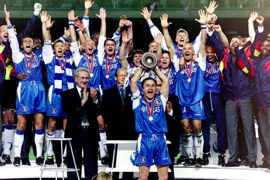 Dennis Wise, Chelsea jublar med pokalen