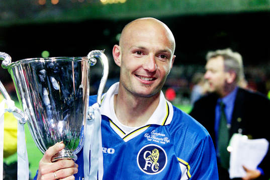 Chelsea jublar med pokalen
