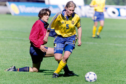 Kristin Bengtsson, Sverige med bollen