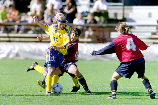 Victoria Svensson Sandell, Sverige med bollen