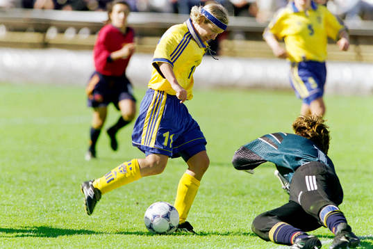 Victoria Svensson Sandell, Sverige med bollen