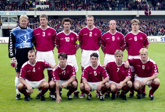 Bakre fr.v. Peter Schmeichel, Marc Rieper, Michael Laudrup,