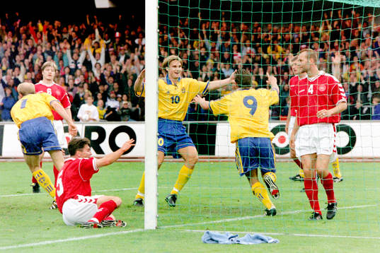 Andreas Andersson och Fredrik Ljungberg, Sverige jublar