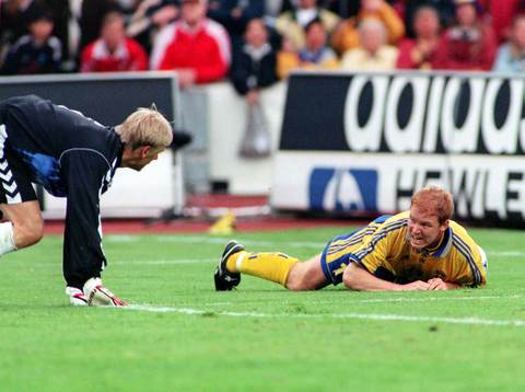 Jörgen Pettersson har blivit nerdragen av Peter Schmeichel