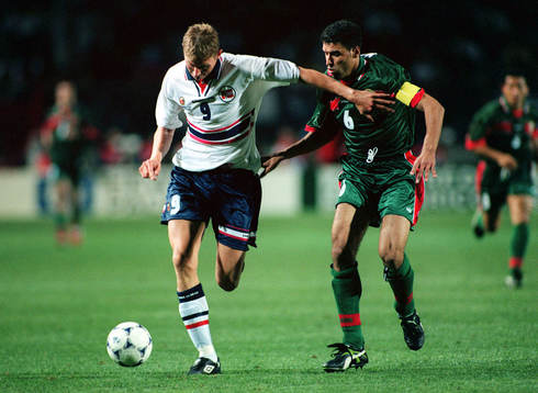 Tore André Flo, Norge och Nourredine Naybet, Marocko