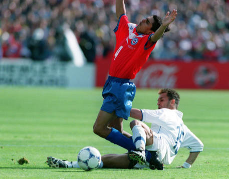 Francisco Rojas, Chile och Angelo Di Livio, Italien