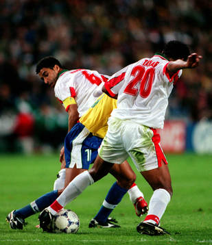 Rivaldo, Brasilien, och Tahar El Khalej och Nourreddine