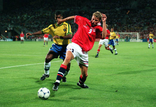 Junior Baiano och Tore André Flo