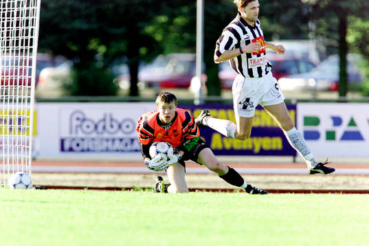 Bläddra bland fler bilder av Fotboll, Div 1 södra, IFK Hässleholm - Sylvia, 1-3