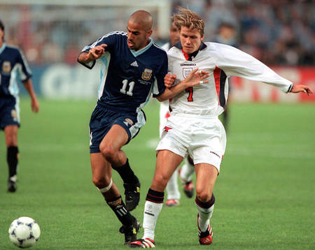 David Beckham, England och Juan Sebastian Veron, Argentina
