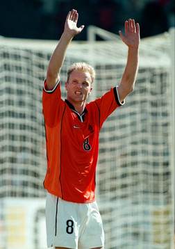 Dennis Bergkamp, Holland