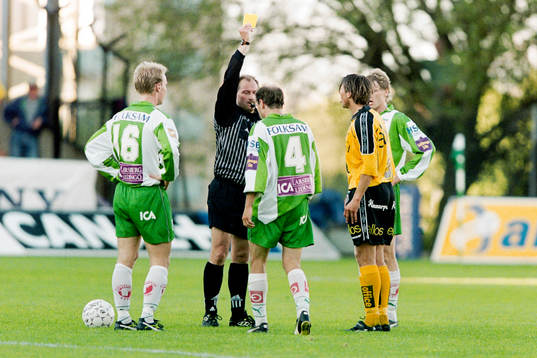 Domare Per-Olof Ståhl varnar hammarbys Peter Berggren