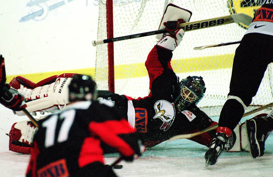 Bläddra bland fler bilder av Ishockey, Malmö - Tingsryd