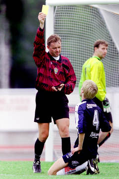 Jörgen Ingvarsson, Domare ger Marcus Kallberg,