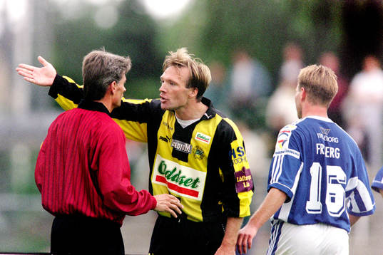 Kim Bergstrand, Hammarby i diskussion med domare Peter