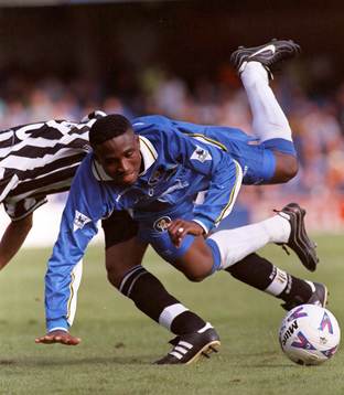 fotboll, engelsk, Celestine Babayaro, Chelsea © Bildbyrån