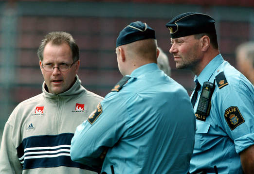 Polisen informerar sig