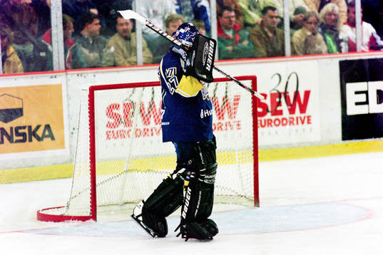 Kari Takko, Målvakt, HV71