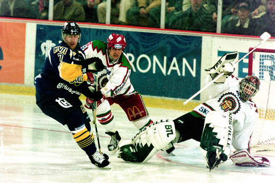 Per Gustafsson, HV71 och Stefan Larsson, Frölunda