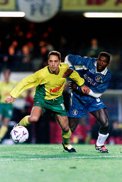Magnus Powell, Helsingborg med Marcel Desailly, Chelsea i