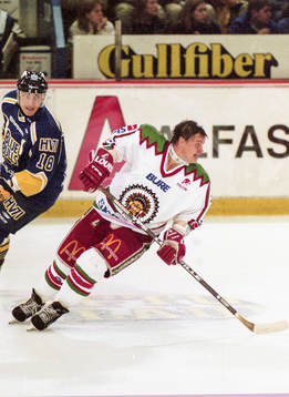 Stefan Larsson, Frölunda har blivit av med hjälmen