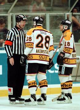 Roger Åkerström och Thomas Berglund klagar