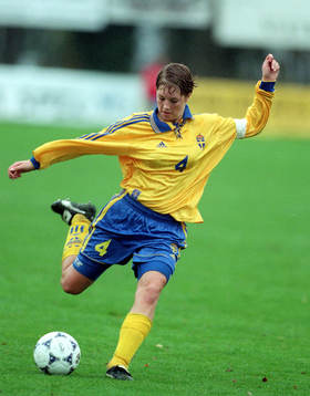 Thea Lundgren, Sverige