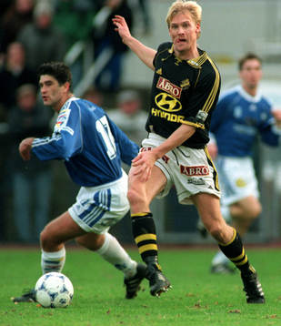 Amir Teljigovic (Trelleborgs FF) och Johan Mjällby