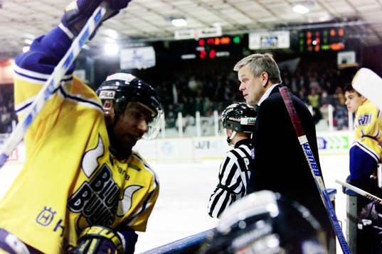Lars-Erik Lundström, tränare i HV71
