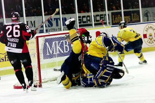 Situation framför Andreas Andersson, målvakt i HV71