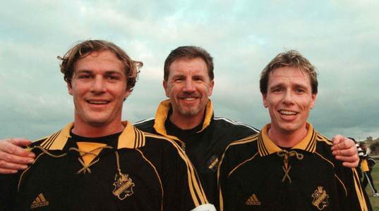 TVÅ NYA SOM MÅLSKYTTAR, KLART ATT TRäNARE STUART BAXTER