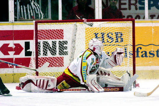 Tobias Lundström, Målvakt, Modo