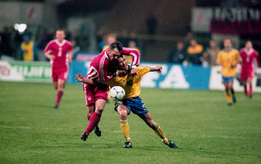 Henrik Larsson, Sverige dras omkull