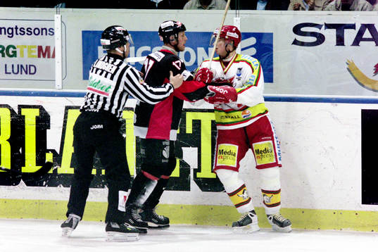 Mikael Lindholm, Malmö i bråk