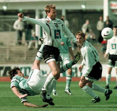 Hans Mattisson, MFF, går omkull